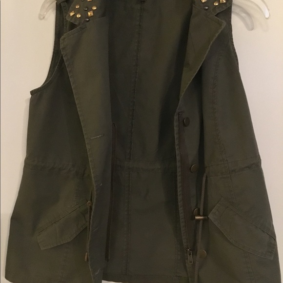 Chlad Madele Green Vest  Size Small $45 - Picture 2 of 16